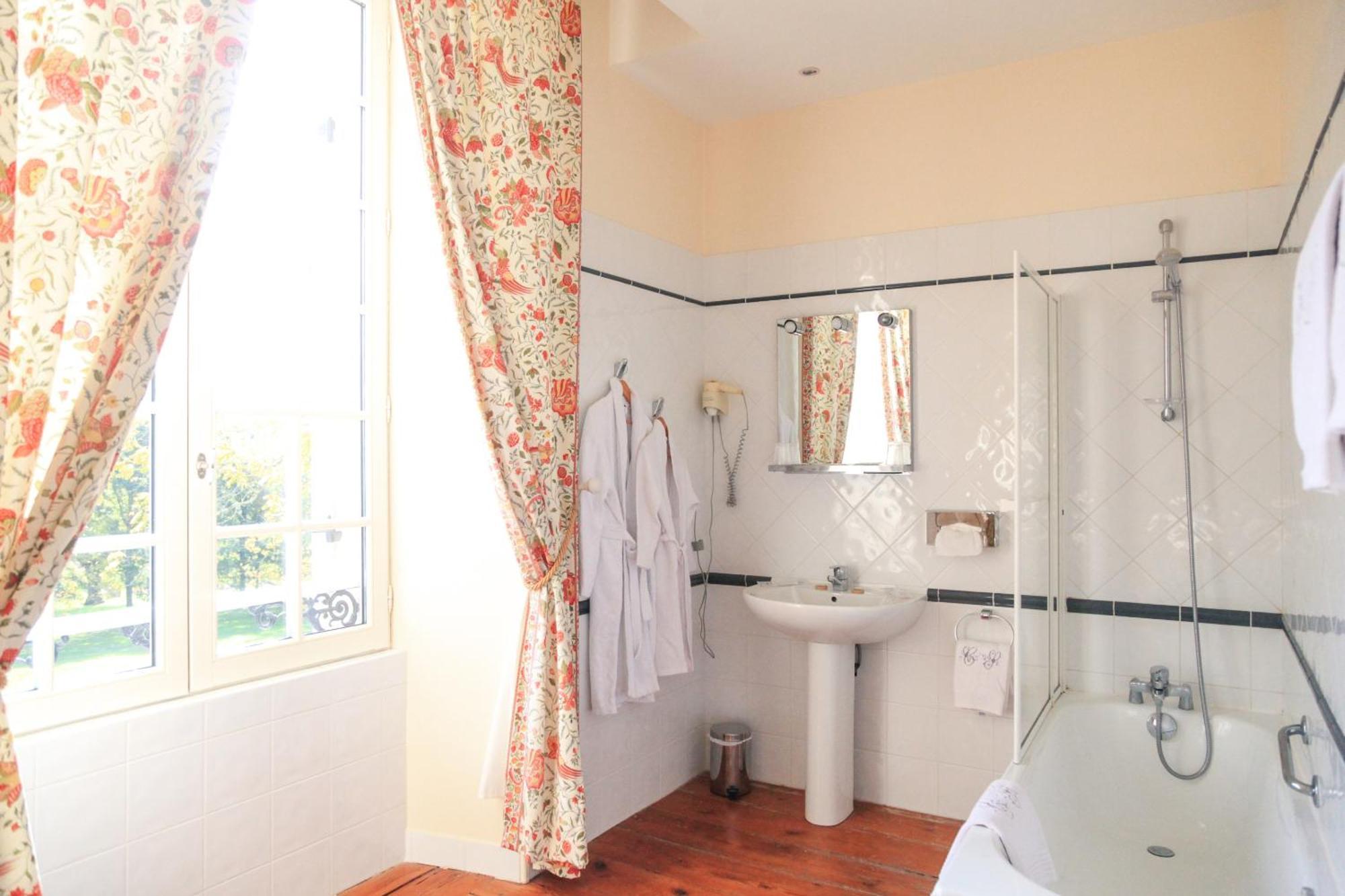 Chateau Senailhac Tresses ภายนอก รูปภาพ